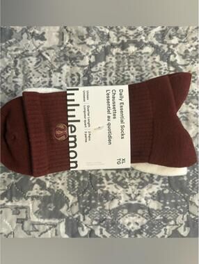 NWT Lululemon Daily Essential quarter length Socks 3 pack medium
